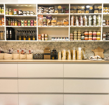 Au Palais Grillet, une épicerie fine lyonnaise authentique